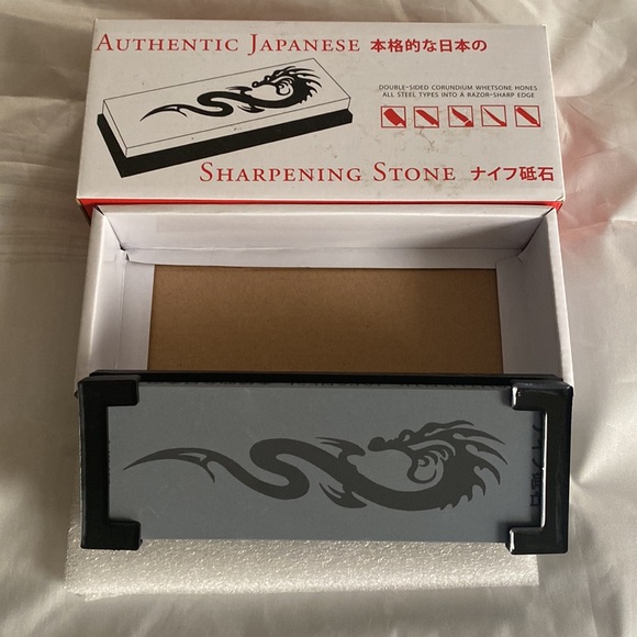 Authentic Japanese Sharpening Stone Double - Sided Corundium Whetsone Hones. - Picture 3 of 4
